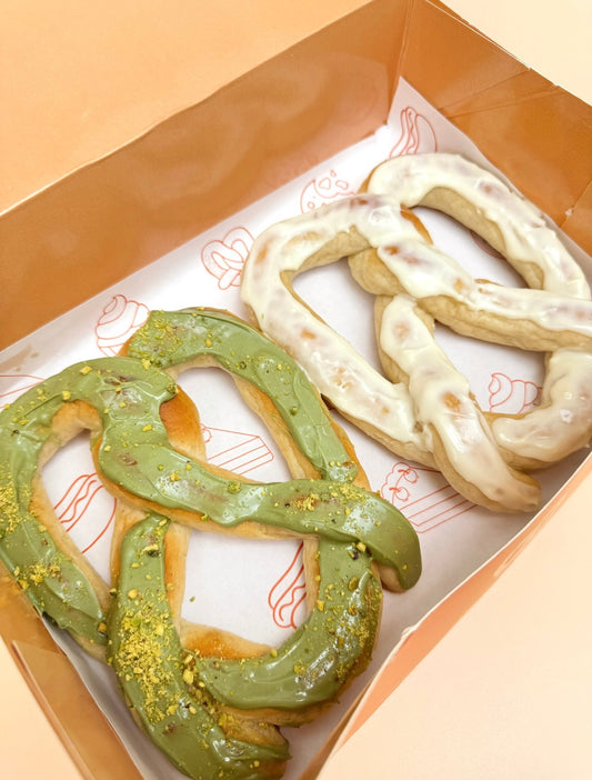 Box of 2 Pretzels